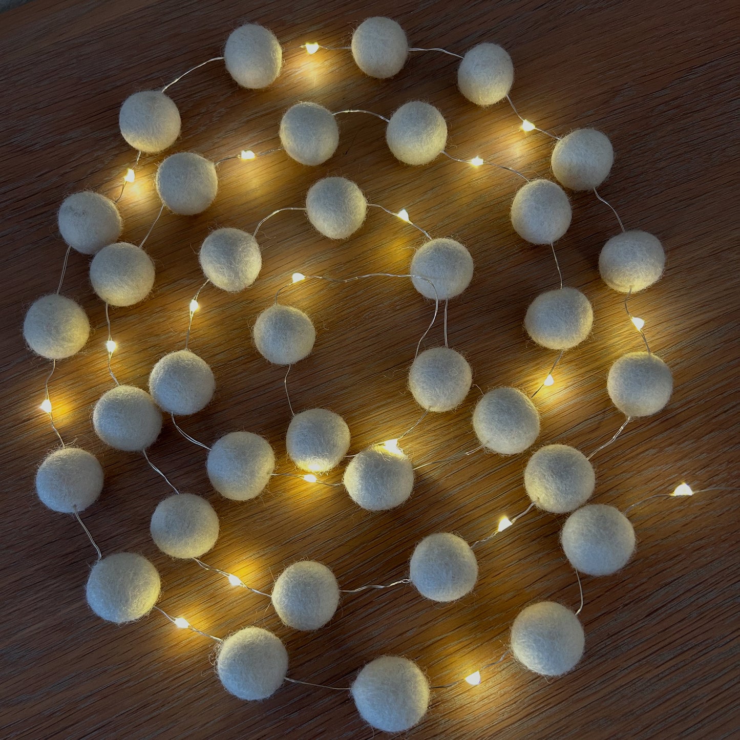 Pom Pom Fairy Lights - 20 LED lights