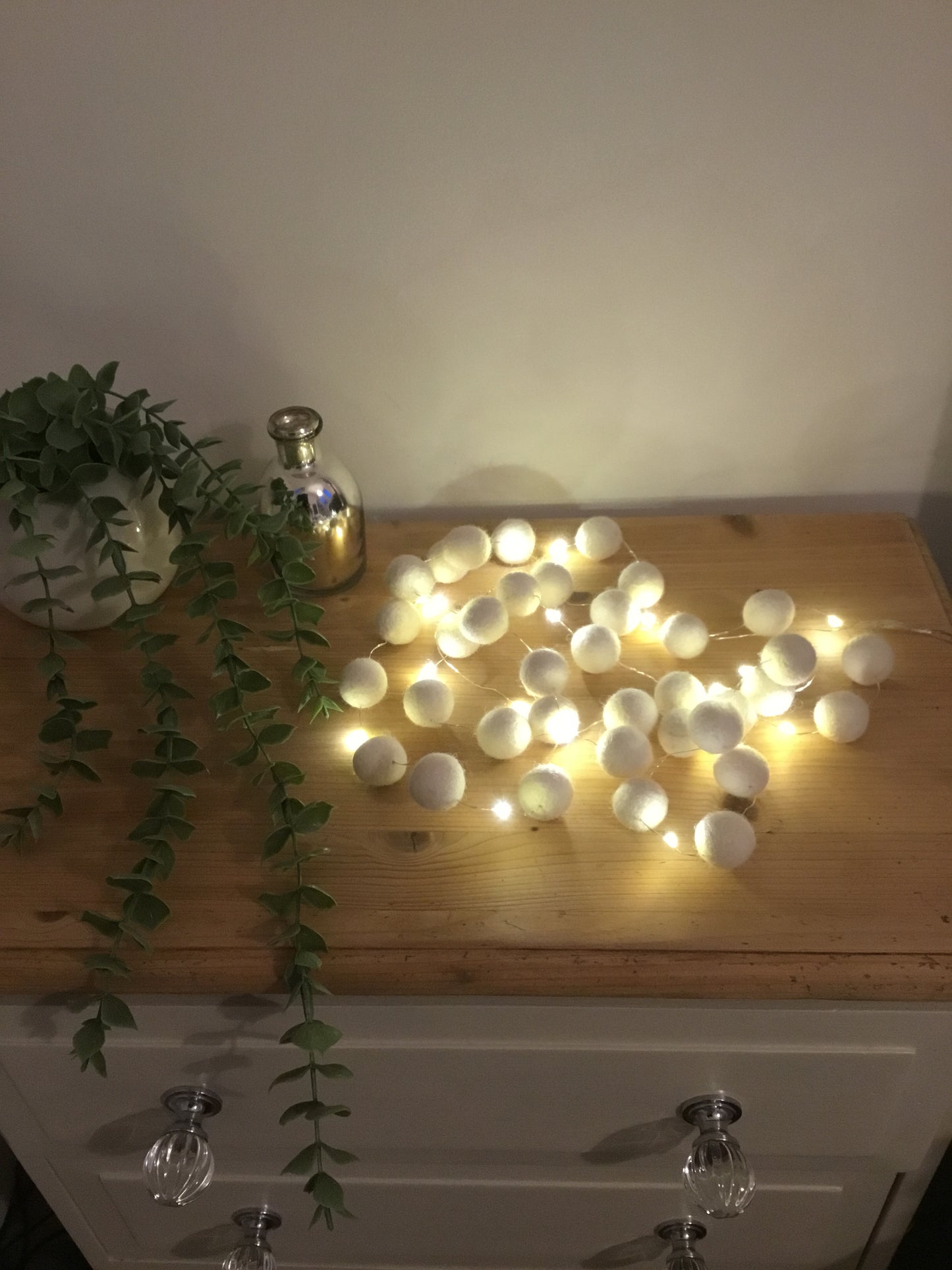 Pom Pom Fairy Lights - 20 LED lights